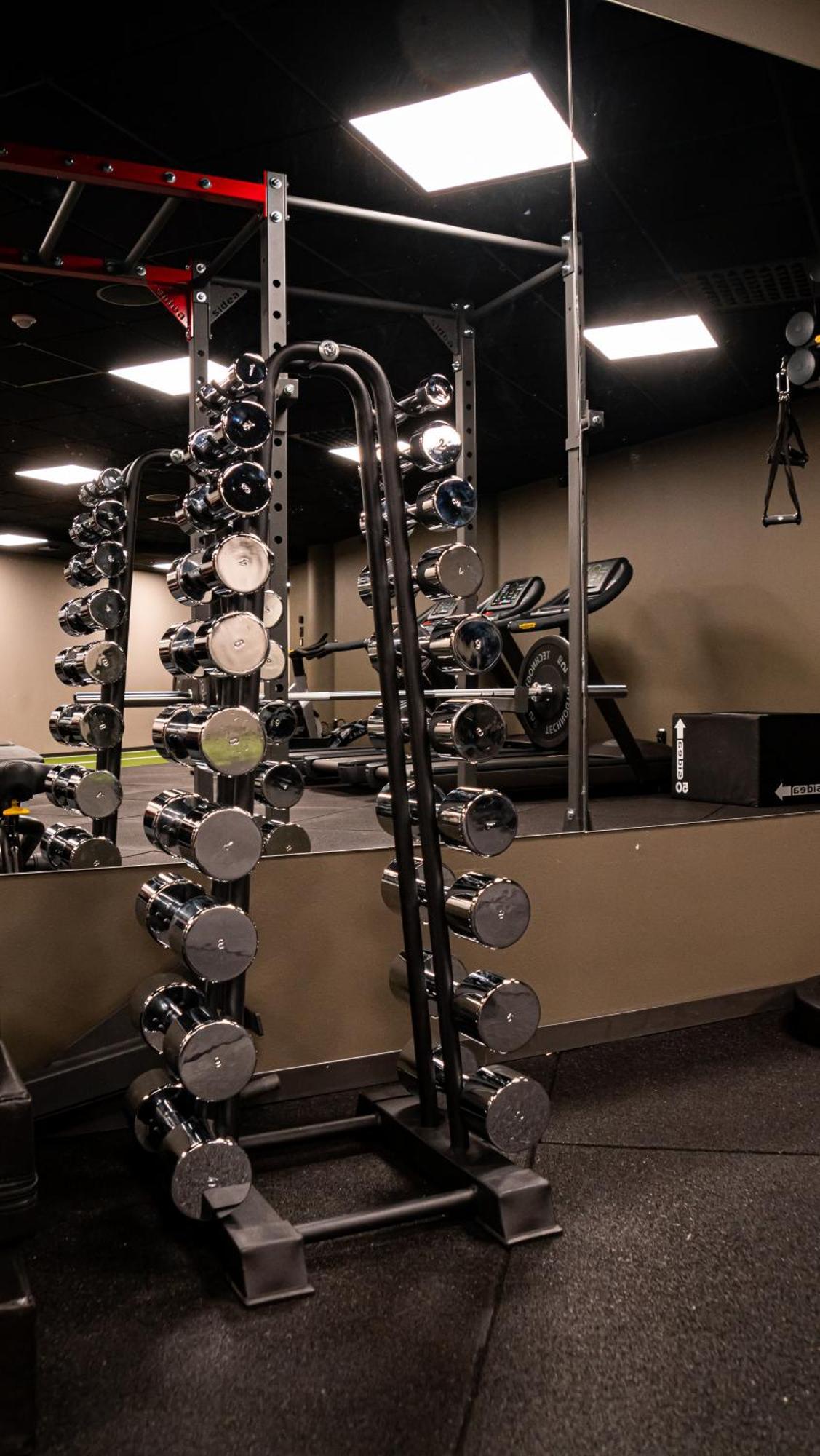 Comfort Hotel Arlanda Airport Terminal Exterior photo Gym equipment